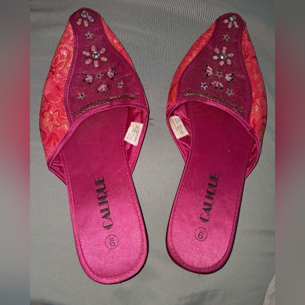 Women's Pink Embroidered, Sequince Slippers NWOT
